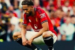 英雄联盟总决赛2025-曼联中场状态神勇，带领球队创纪录的简单介绍