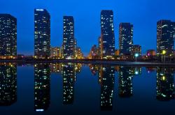 LOL决赛-最坚硬的盾与最锋利的矛，斯通斯一夫当关，莱比锡群狼撕碎巴黎幻梦