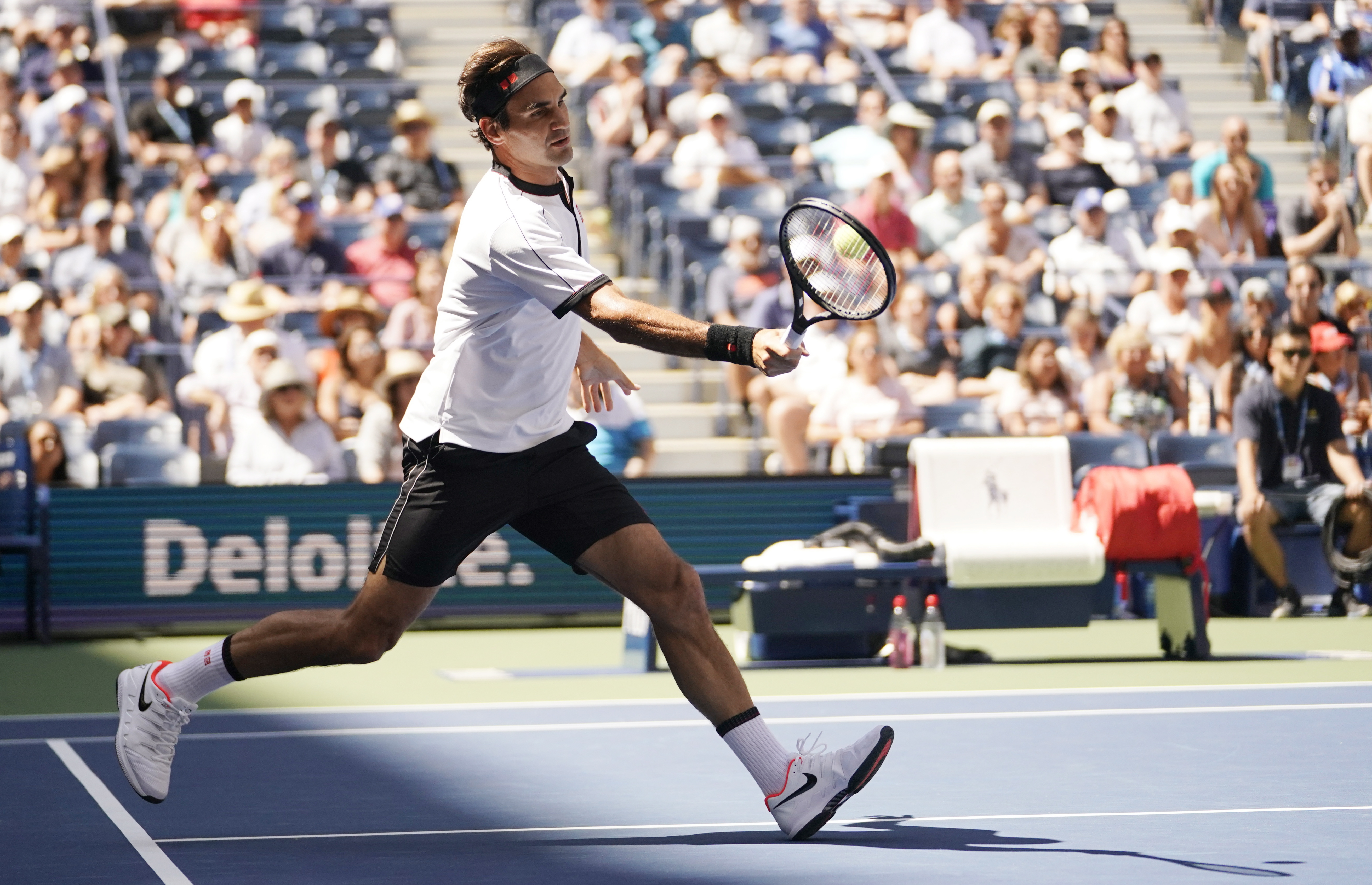 法国网球队横扫美国网球队，费德勒惊艳世界