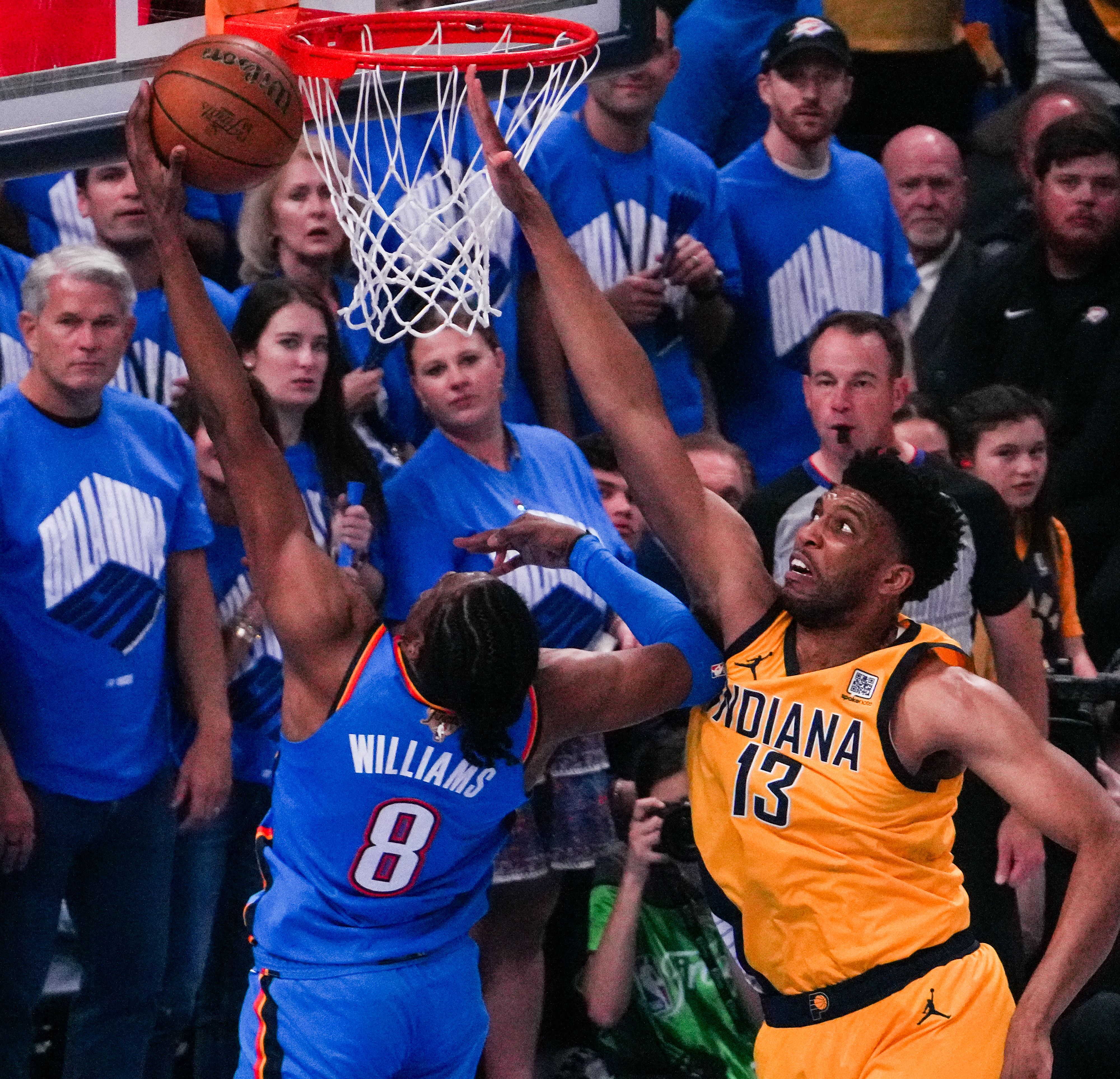 篮球比赛临近尾声,谁能夺得最终胜利 篮球比赛临近尾声,谁能夺得最终胜利