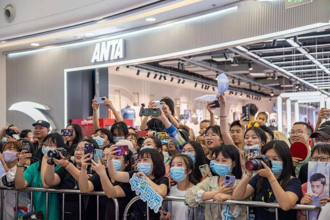 LGD血洗BDS，张继科开启传奇时刻强强对话四强赛，点燃全场激情