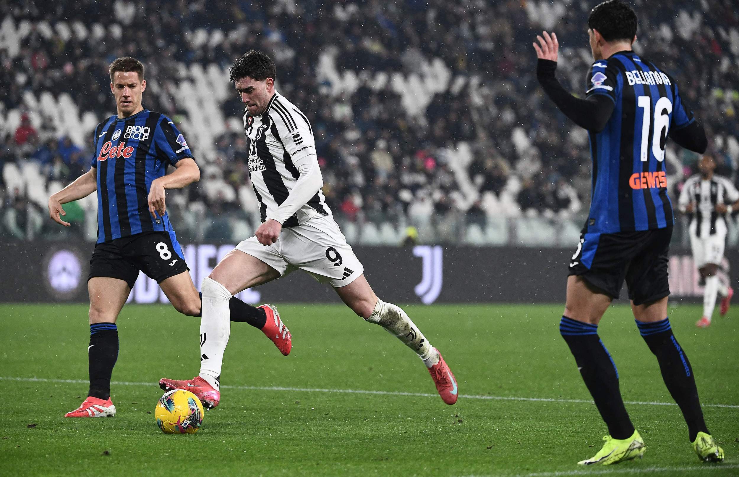 包含亚特兰大主场深蓝,艰难获胜保持联赛前四位置的词条 包含亚特兰大主场深蓝,艰难获胜保持联赛前四位置的词条