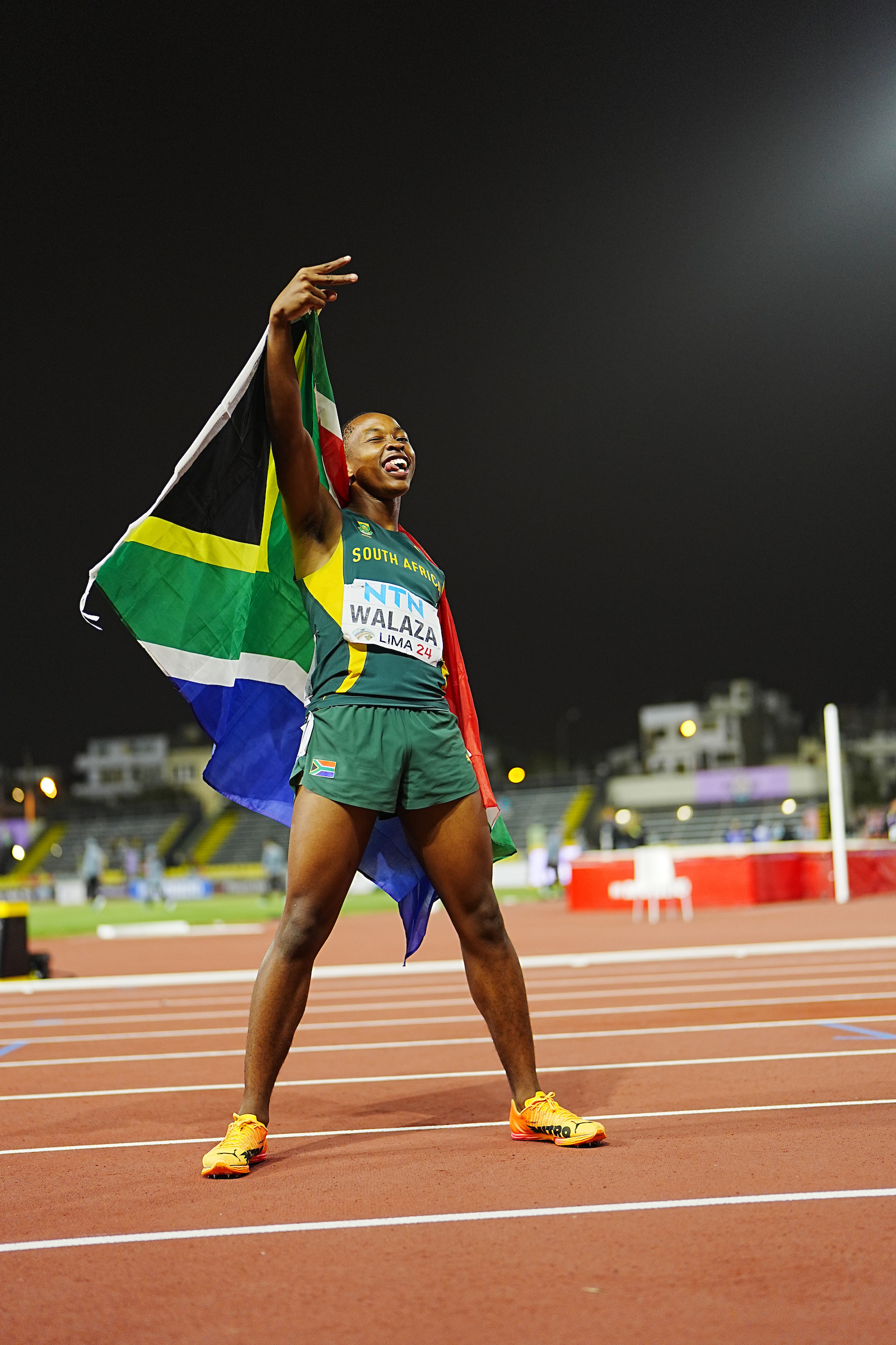 包含哥伦比亚选手在马拉松中奋力拼搏的词条