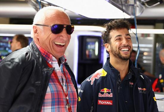 红牛二队鏖战索伯车队,汉密尔顿带队取胜 红牛二队鏖战索伯车队,汉密尔顿带队取胜