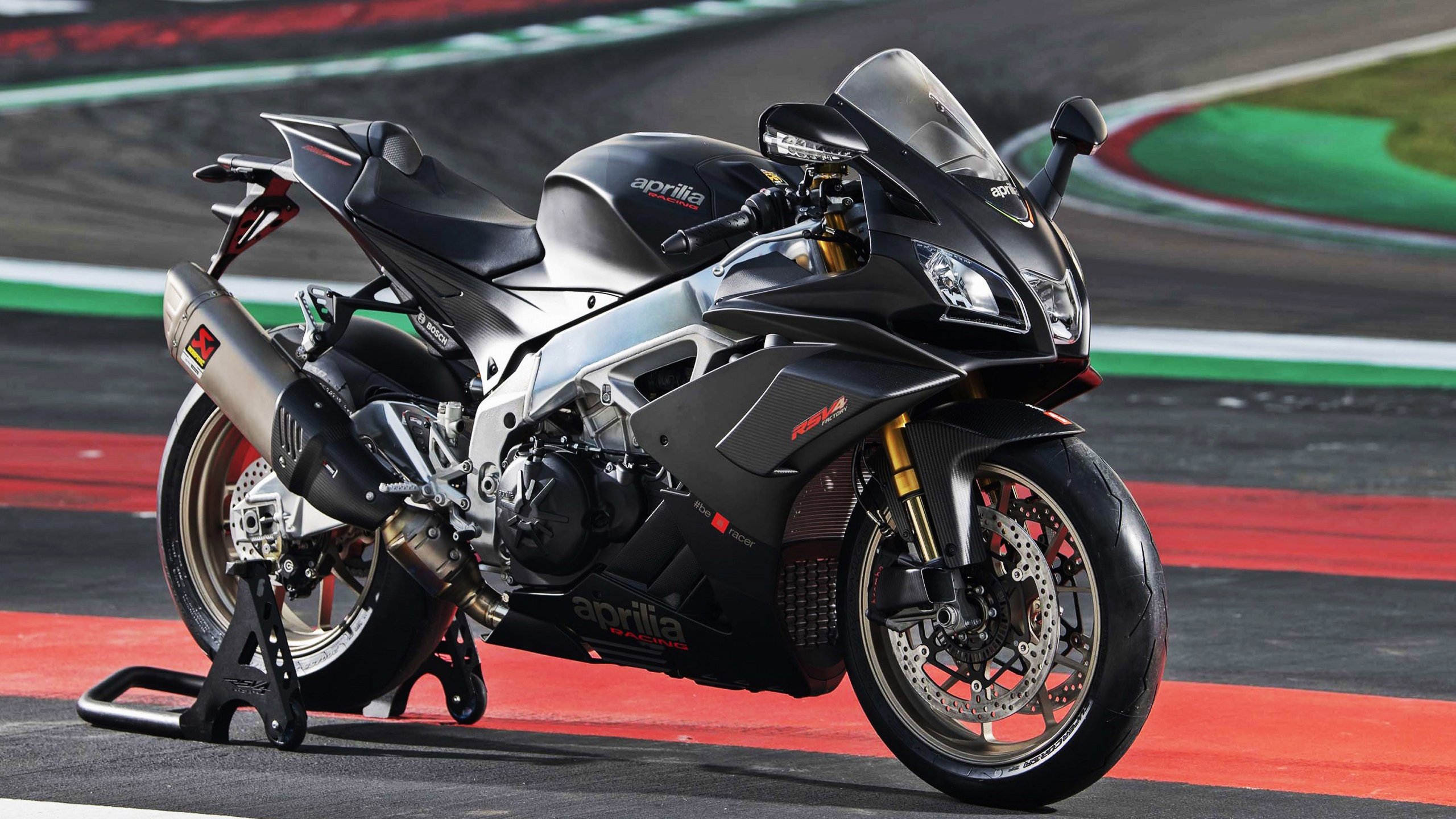 旧神黄昏，当伯纳乌遭遇温布利—体育神话的制造与终结