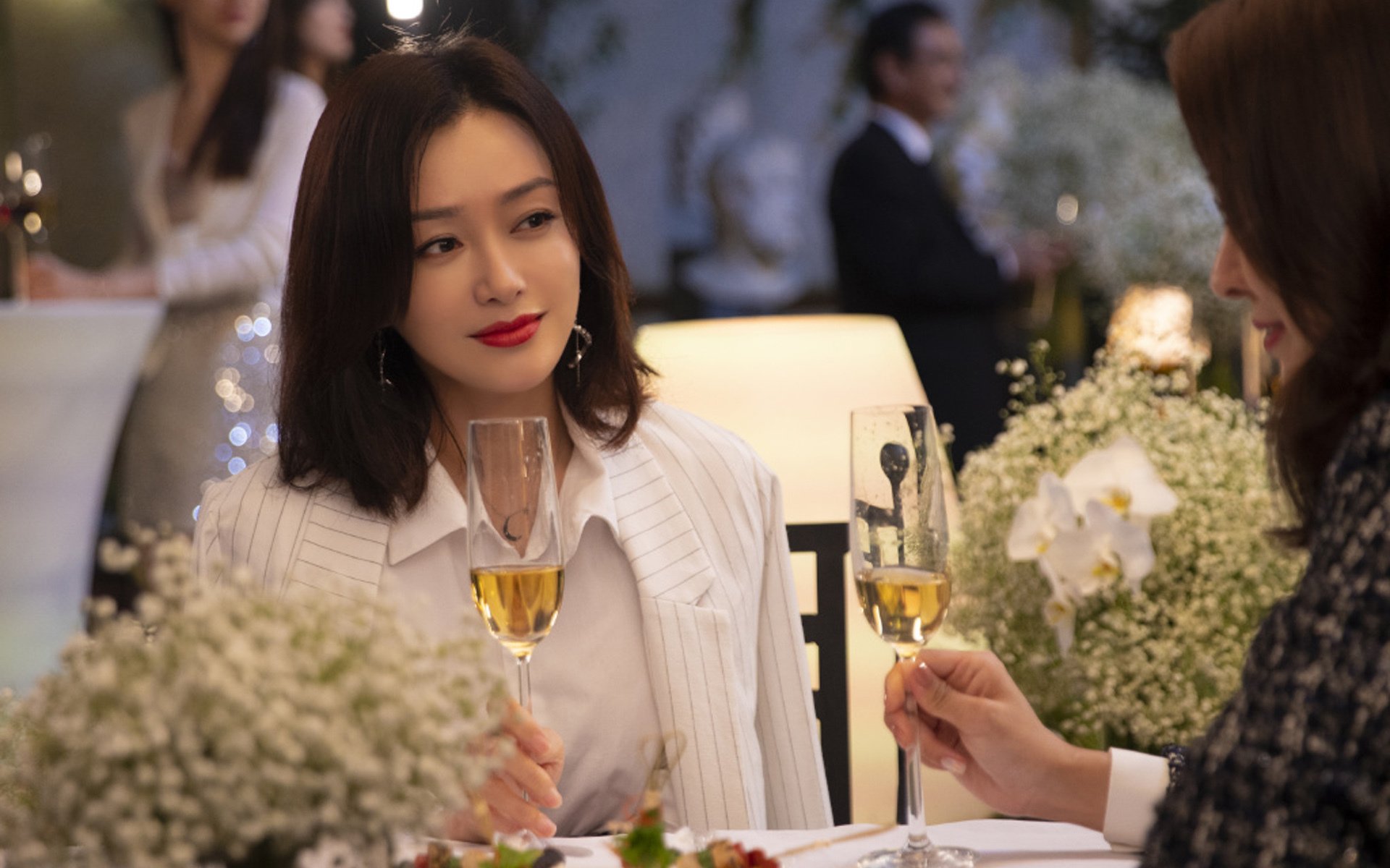 闪电击碎悬念，伊萨克三分钟两球为欧冠决赛定调