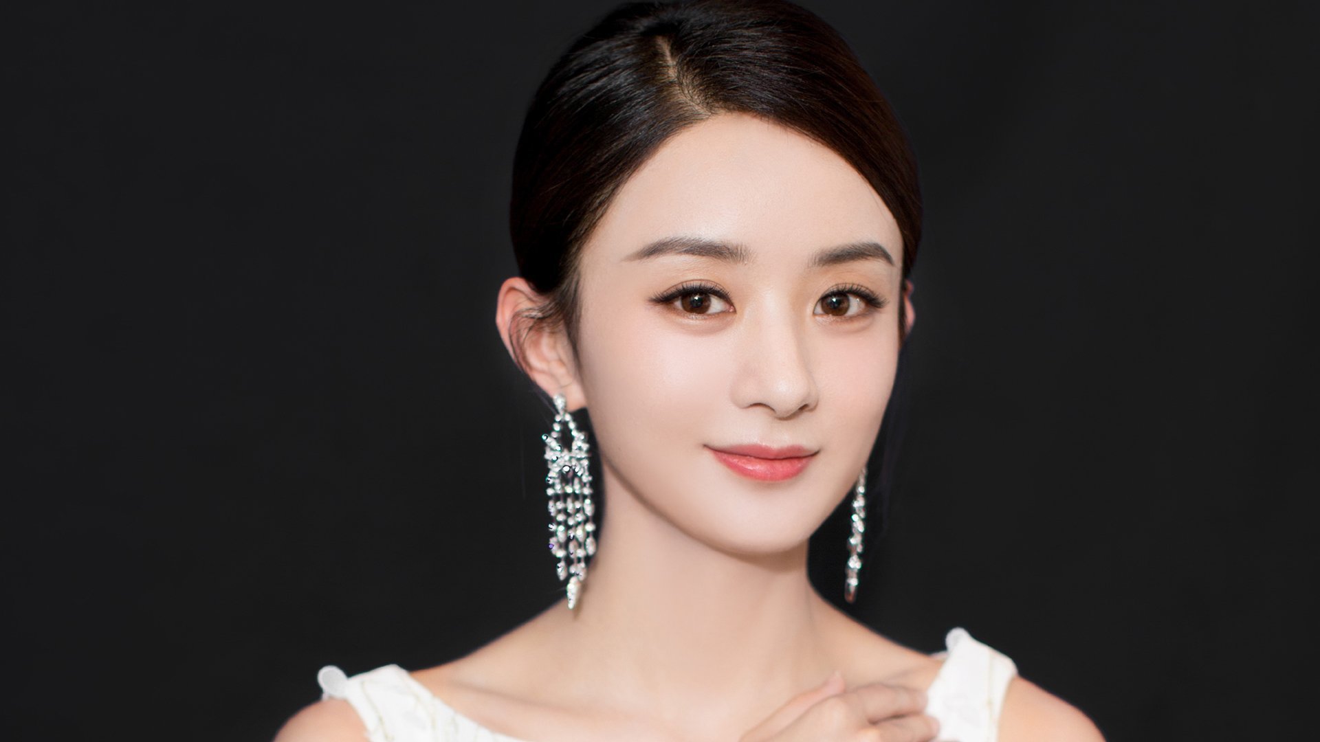 贝林厄姆破晓一击,切尔西在卡塔尔的沙漠中重塑欧洲足球版图