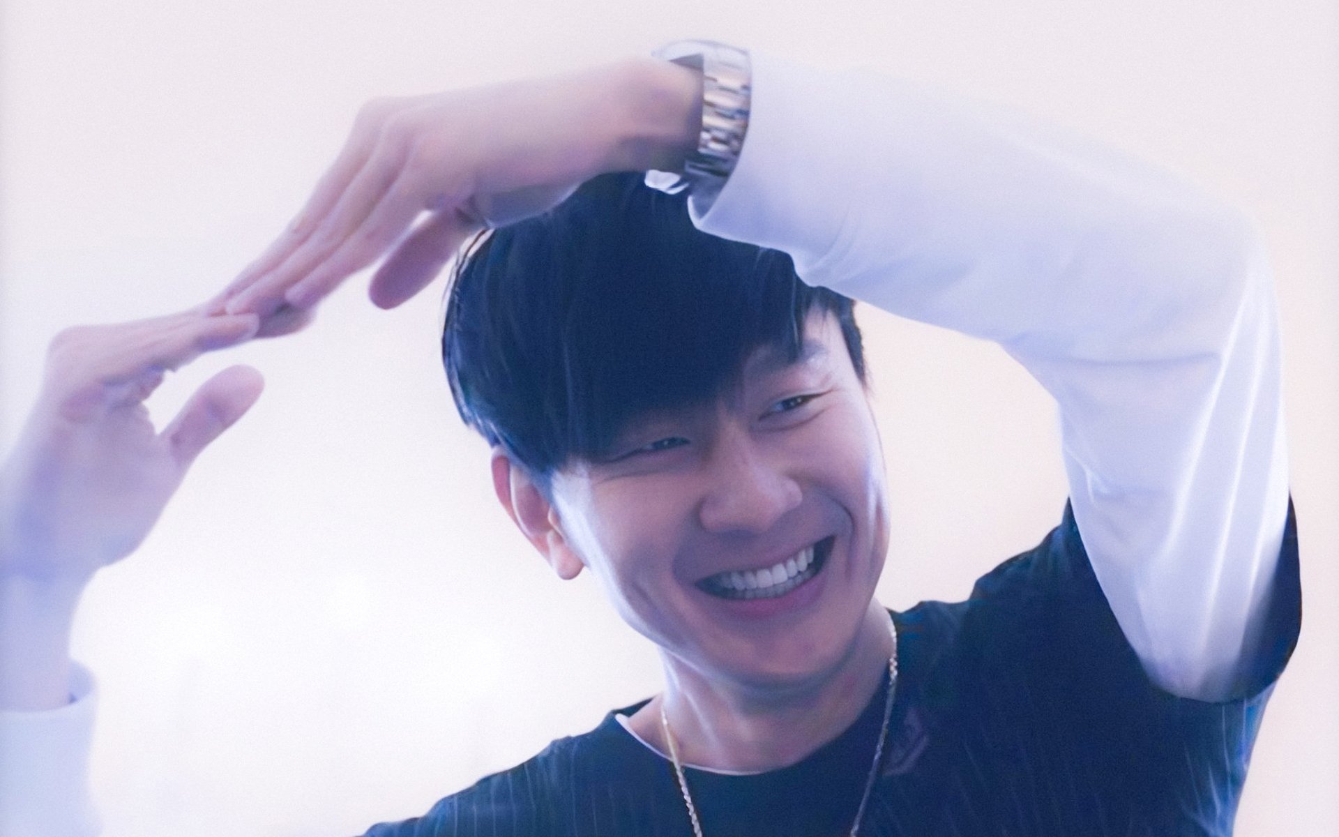 极速交响诗，布雷默于揭幕战之夜，以指尖勾勒胜利的绝对韵律