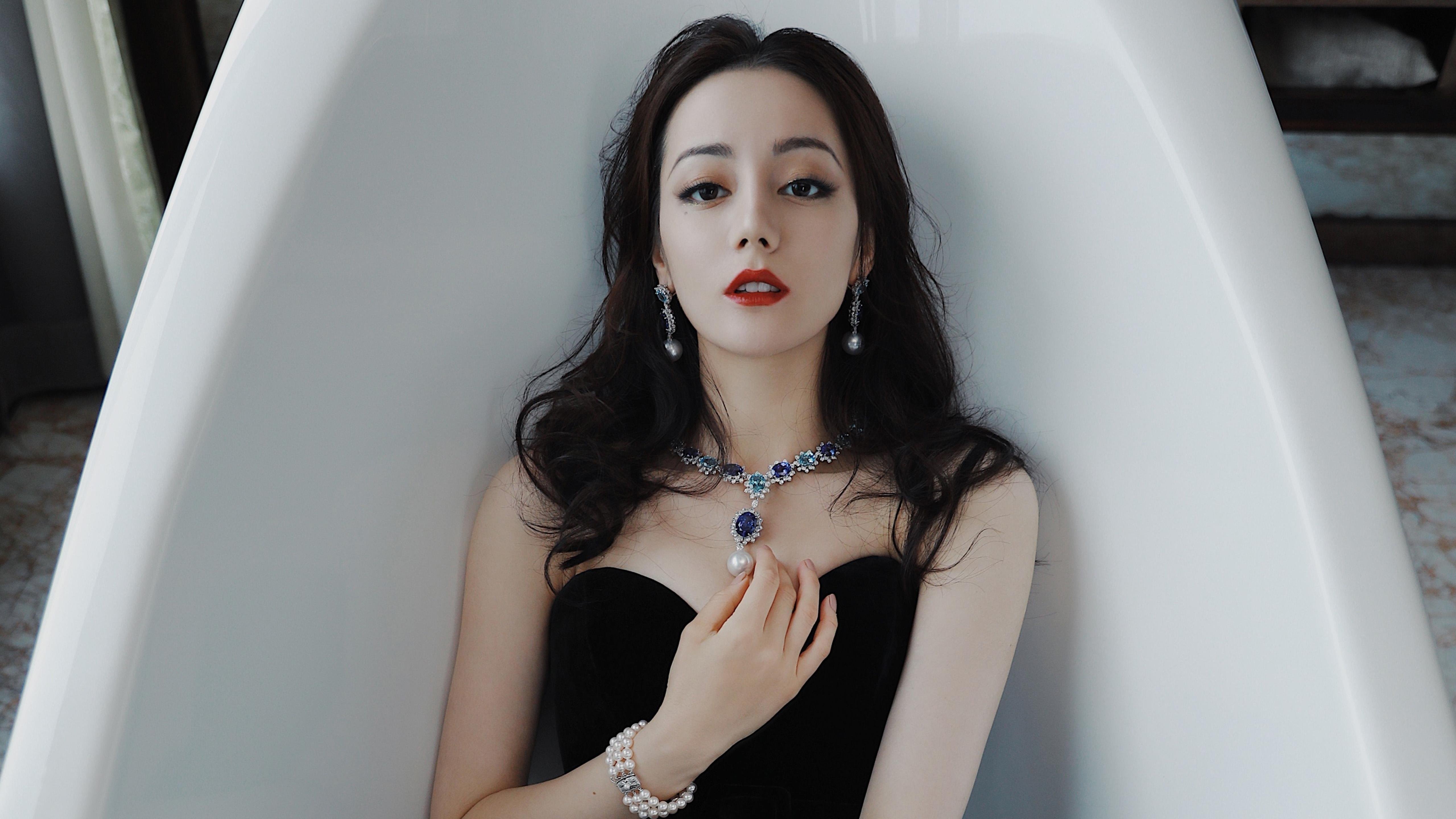 沙漠之鹰击碎北欧童话,解析阿联酋如何用防守反击在2026世界杯B组完胜丹麦,萨卡闪电突袭成破局关键