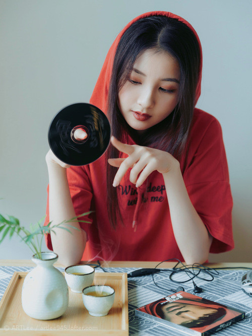 沙漠之鹰折戟B组,伊朗钢铁防线完胜泰国,奥斯梅恩一人改写世界杯格局